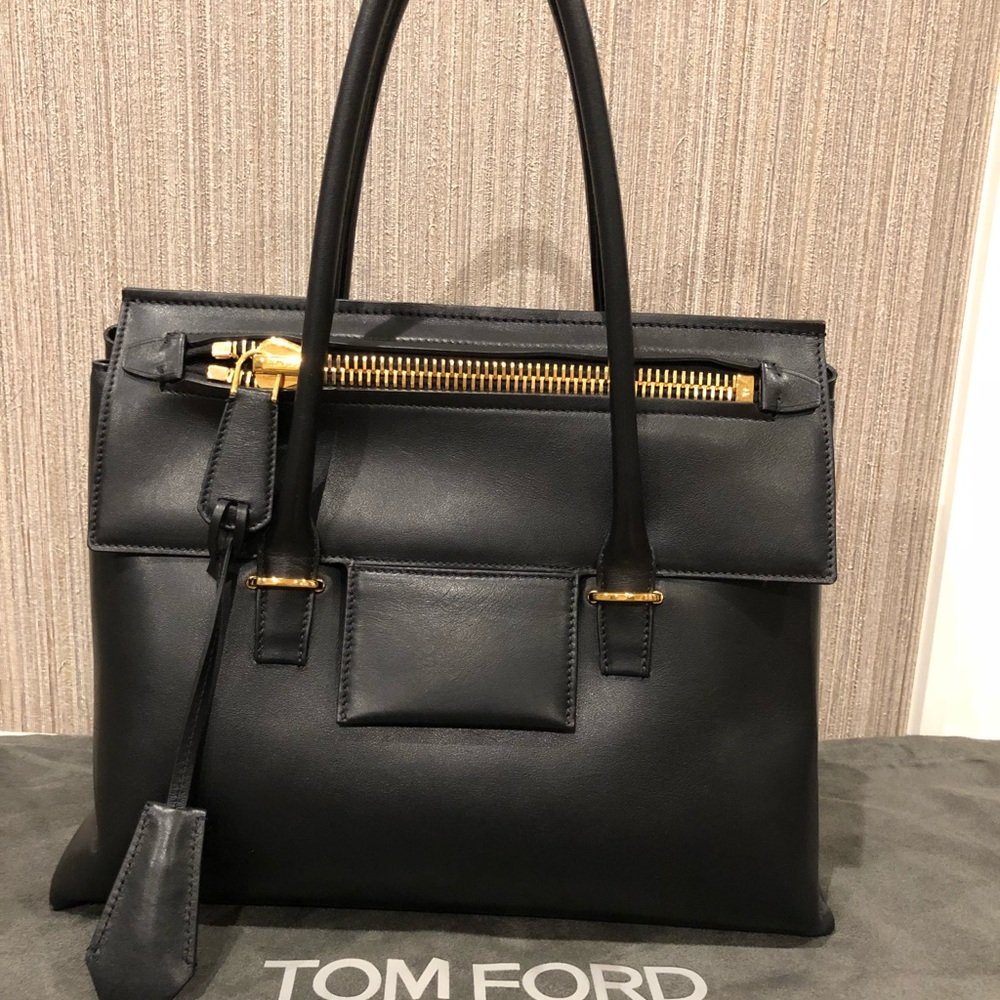 Authentic Tom Ford Bag… the zipper discolored… check last pic